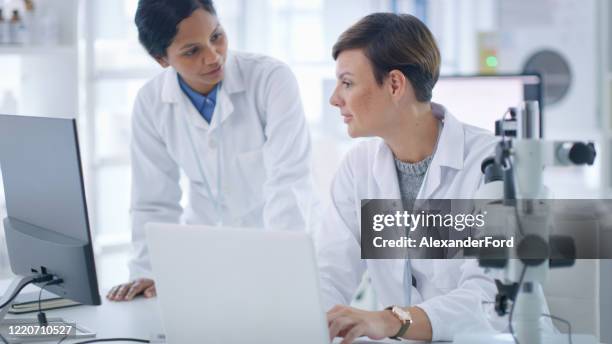 Pathologist Friend 482 Pathologist Talking Stock Photos, High-Res Pictures, and Images ...
