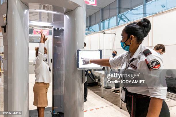 60 Millimeter Wave Imaging Stock Photos, High-Res Pictures, and Images ...