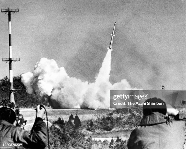 Labeda Rockets 28 Lambda (Rocket) Stock Photos, High-Res Pictures, and Images - Getty ...