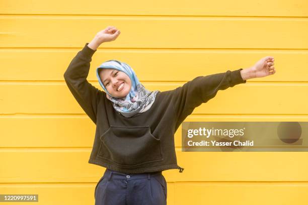 muslim girl - malay hijab stock pictures, royalty-free photos & images