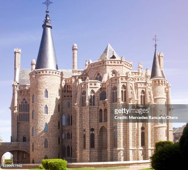 episcopal palace in astorga, león province, spain. - spire stock pictures, royalty-free photos & images