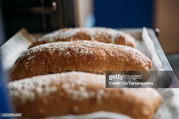 bread baking at home - ciabatta stockfoto's en -beelden