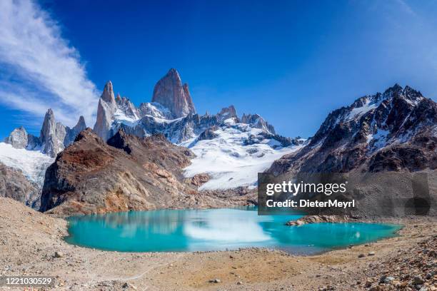 mount fitz roy with laguna de los tres, patagonia, argentina - chalten stock pictures, royalty-free photos & images