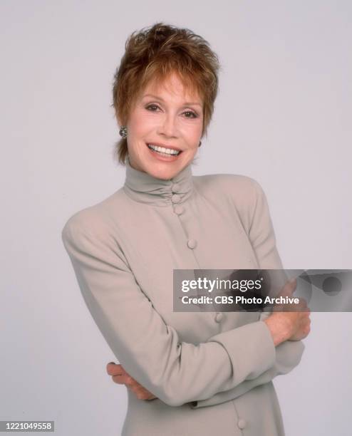 Mary Tyler Moore 1995 Photos and Premium High Res Pictures - Getty Images