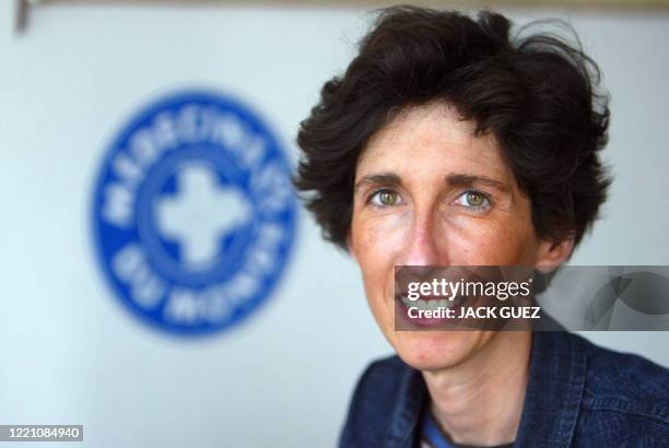 Françoise Jeanson, un médecin généraliste, qui a été élue la veille à la présidence de l'organisation humanitaire Médecins du Monde , pose le 11 mai...