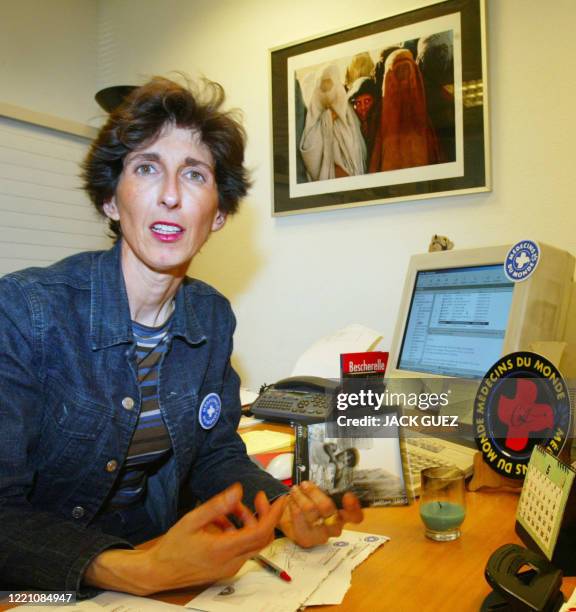 Françoise Jeanson, un médecin généraliste, qui a été élue la veille à la présidence de l'organisation humanitaire Médecins du Monde , pose le 11 mai...