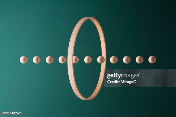 sphere and circle levitation - reglement photos et images de collection