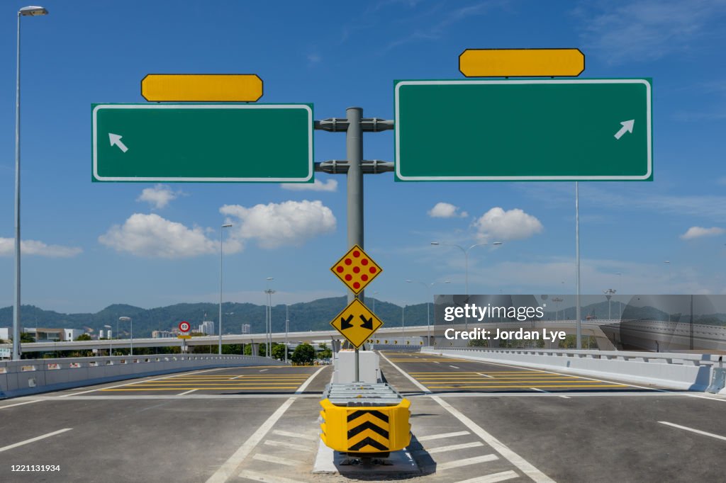 Blank Roa Blank Road Sign For Outdoor Concept Idea High-Res Stock Photo - Getty ...
