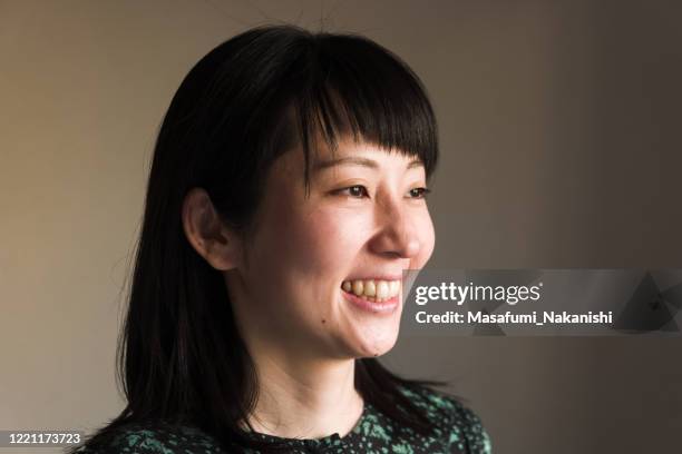 10 4点の女性 笑顔 アップ 日本人のストックフォト Getty Images 10 4点の女性 笑顔 アップ 日本人のストックフォト Getty Images