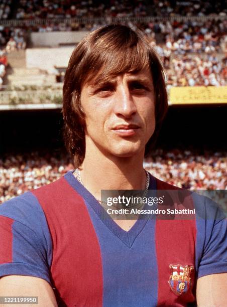 Johan Cruijff of Barcelona looks on.