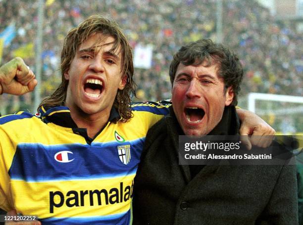 Hernan Crespo of Parma Calcio celebrates with his coach Alberto Malesani during the Serie A 1998-99 Italy.