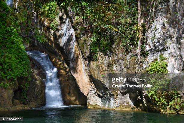cuban caburni waterfalls - cuba sancti spíritus stock pictures, royalty-free photos & images