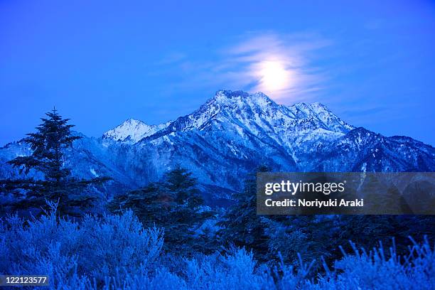 mt. ishizuchi winter morning - saijo ehime stock pictures, royalty-free photos & images