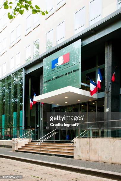 paris : ministry of health and empty street during pandemic covid 19 in europe. - government minister stock pictures, royalty-free photos & images