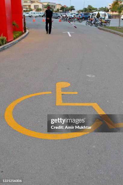 Road Disable Sign Disabled Crossing Sign Photos and Premium High Res Pictures - Getty Images