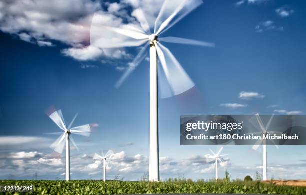 wind park in bewegung - bewegung stock pictures, royalty-free photos & images