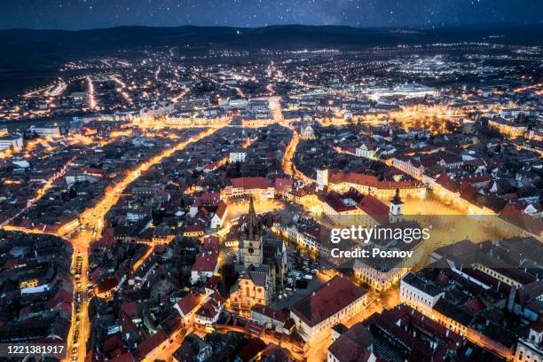 night in sibiu - sibiu stock-fotos und bilder