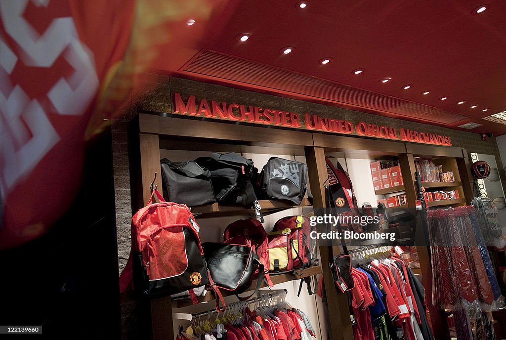Manchester United May Rely on Asian Fan Support in Singapore IPO