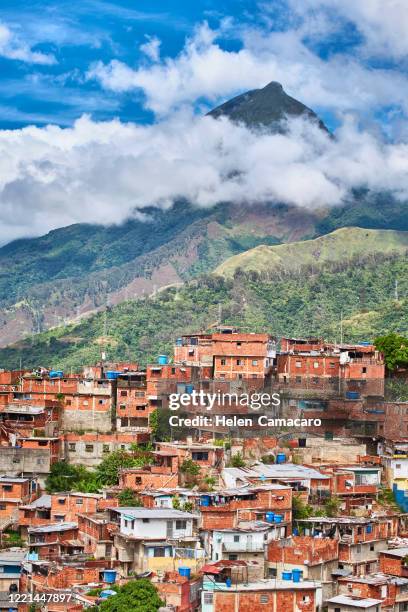 view of poverty zones in caracas, venezuela - caracas venezuela fotografías e imágenes de stock