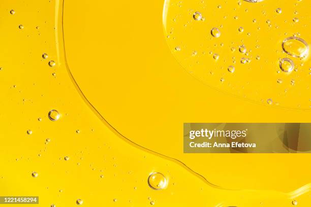 texture of transparent gel with bubbles. - texture jaune photos et images de collection