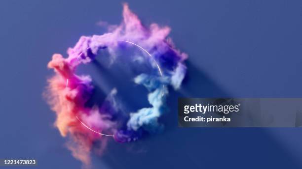 círculo de humo - creatividad fotografías e imágenes de stock