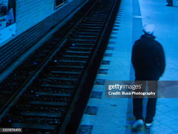 monitor of surveillance camera in subway station in berlin, germany - camera de surveillance photos et images de collection