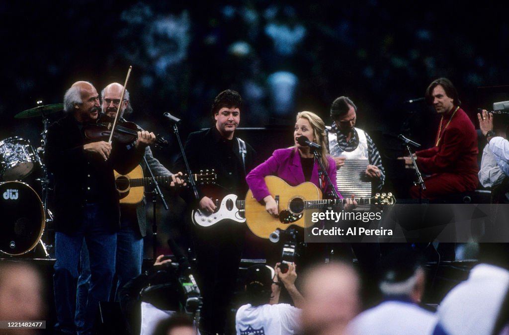 Mary Chapin Carpenter and Beausoleil Perform At Super Bowl XXXI