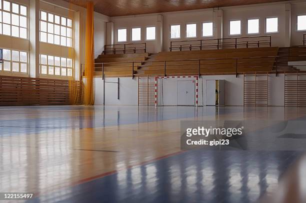 - sporthalle - court handball stock-fotos und bilder