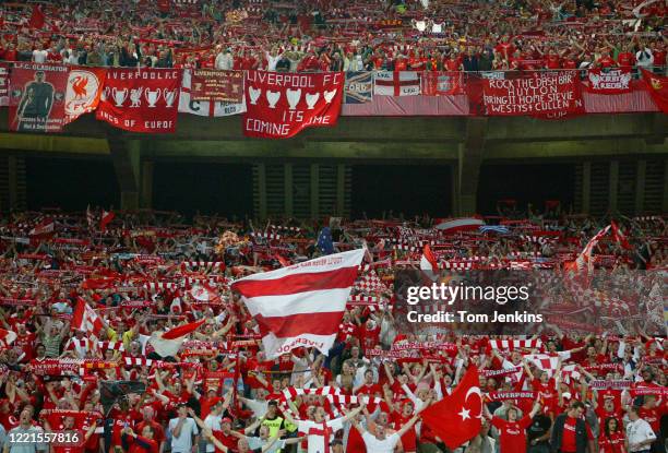 Liverpool fans sing "You'll Never Walk Alone" in the half-time break during the Liverpool v AC Milan UEFA Champions League Final 2005 at the Ataturk...