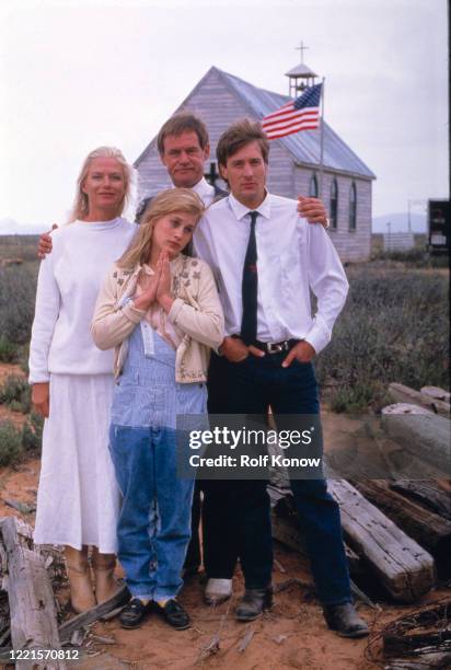 Patricia Arquette, gg Nina van Pallandt, Geoffrey Lewis, Allan Olsen in "Time Out", directed by Jon Bang Carlsen, Lordsburg, New Mexico, USA, 1987