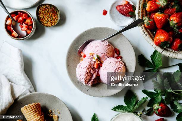 homemade strawberry ice-cream - sundae stock pictures, royalty-free photos & images