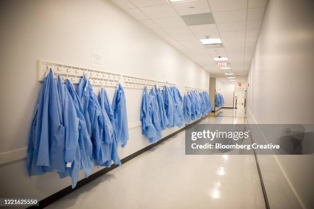 medical lab coats - new york hospital 個照片及圖片檔