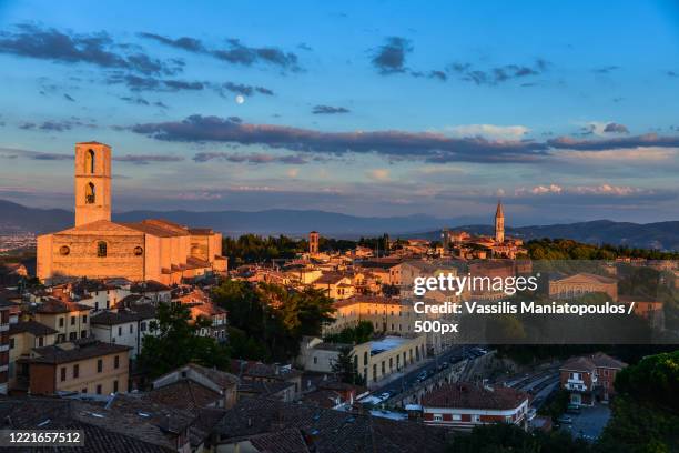 cityscape of perugia at sunset, umbria, italy - perugia foto e immagini stock