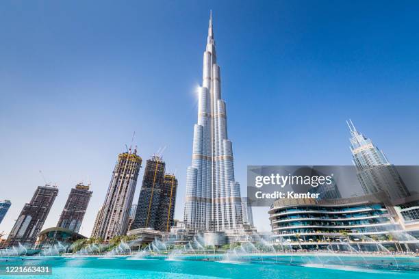 view from the souk to burj khalifa - dubai fountain stock pictures, royalty-free photos & images