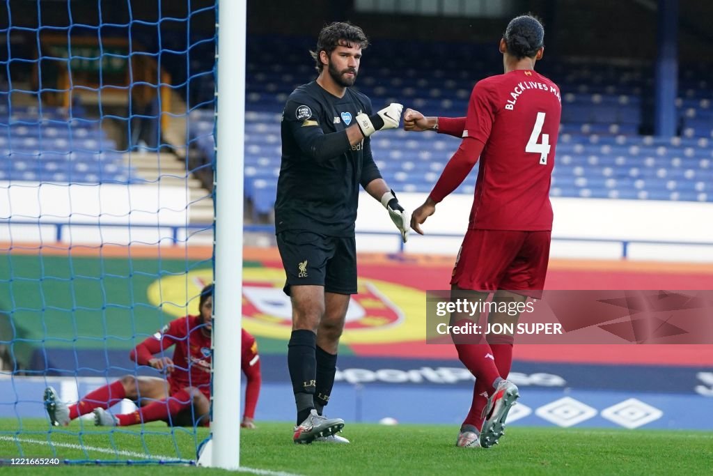 FBL-ENG-PR-EVERTON-LIVERPOOL