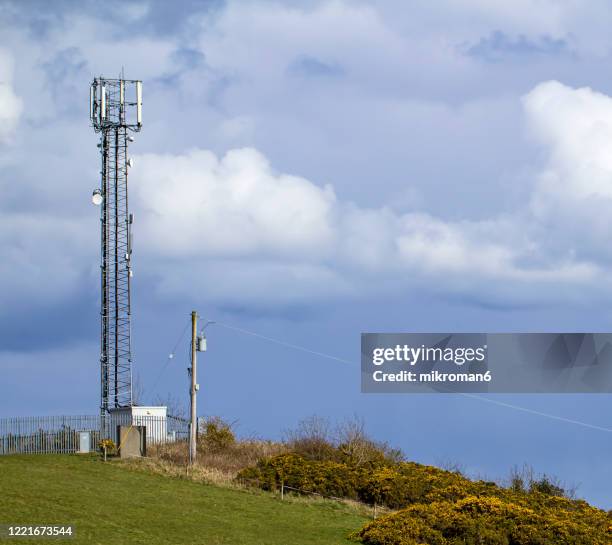 cellular tower, telecommunication tower - schiffsmast stock-fotos und bilder