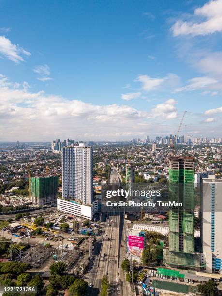 metro manila during enhanced community quarantine - quezon stad stockfoto's en -beelden