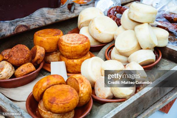 portuguese cheese at the market, portugal - portuguese culture ストックフォトと画像