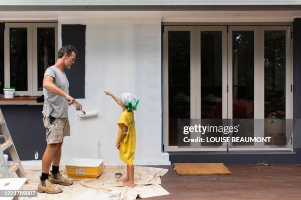 malen sie unser zuhause - home renovations australia stock-fotos und bilder