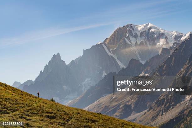 mont blanc, italy. - monte bianco stock pictures, royalty-free photos & images