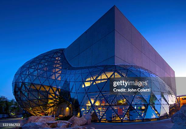 salvador dali museum - salvador dali museum stock pictures, royalty-free photos & images