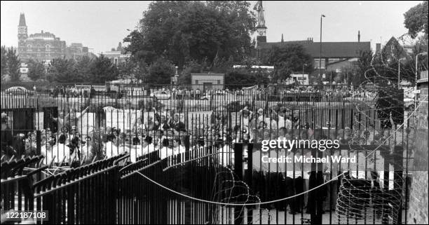 Print unions picketing the News International print plant at Wapping after Rupert Murdoch had set up a non unionized plant, 1986