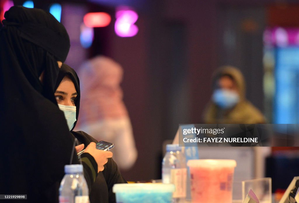 SAUDI-VIRUS-HEALTH-CINEMA