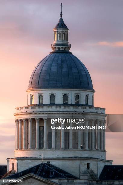 panthéon, paris - church color light paris stockfoto's en -beelden