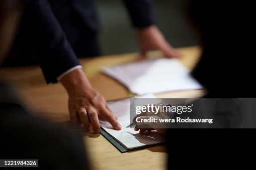 Sign contract signature Sign contract signature