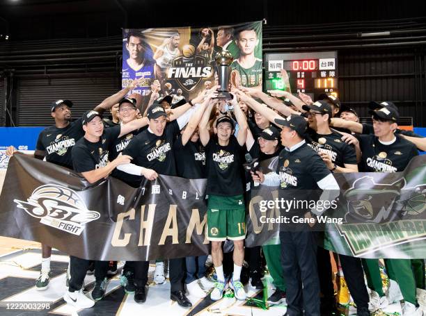 Team Taiwan Beer celebrates after d the SBL Finals Game Six between Taiwan Beer and Yulon Luxgen Dinos at Hao Yu Trainning Center on April 30, 2020...