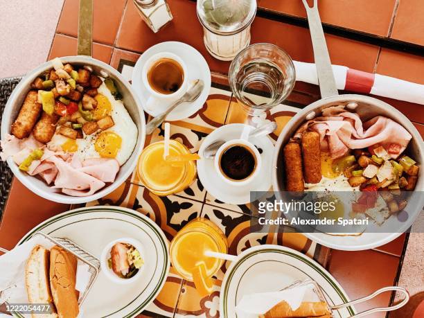 high angle of a breakfast served in a cuban restaurant - cuban culture photos et images de collection