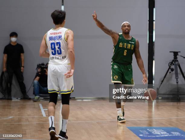 Kentrell Barkley of Taiwan beer dribble during the SBL Finals Game Six between Taiwan Beer and Yulon Luxgen Dinos at Hao Yu Trainning Center on April...