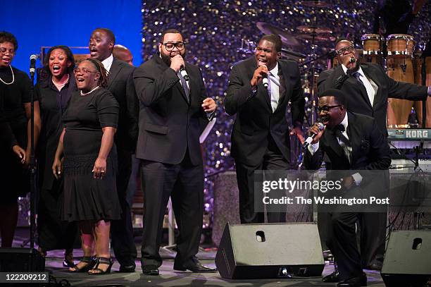 Amp;B singer Anthony Hamilton performs with Ray Chew Live and the Hamiltones during The Message in the Music Concert of Cilvil Rights Music at the...