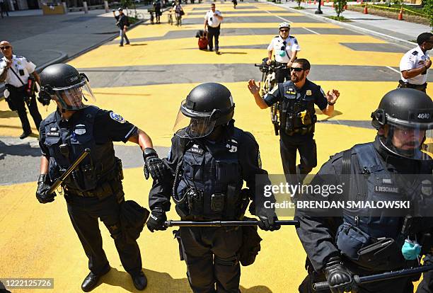Move Member Riot 296 Gears Moving Forward Stock Photos, High-Res Pictures, and Images ...